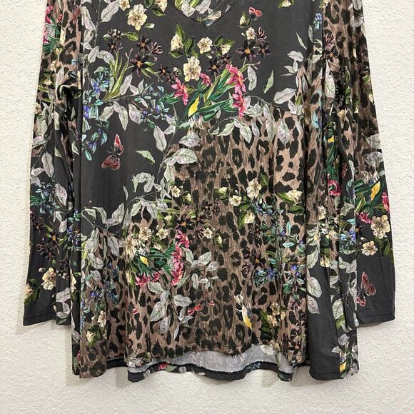 JOHNNY WAS Ash Bird Leopard Favorite Long Sleeve V-Neck Swing Tee - Picture 7 of 11